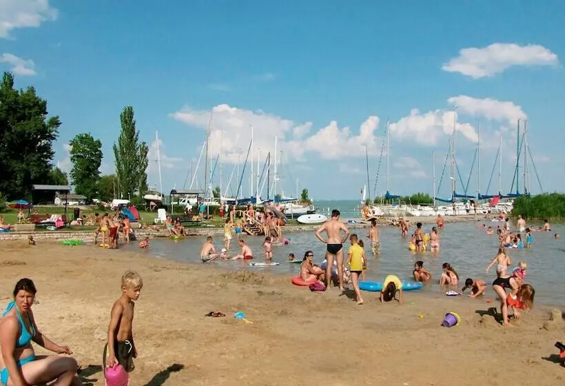 هتل Happy Camp Mobile Homes In Füred Camping
