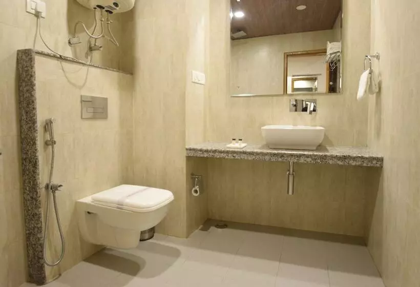 Hotelli Oyo 11618 Sarthak Regency