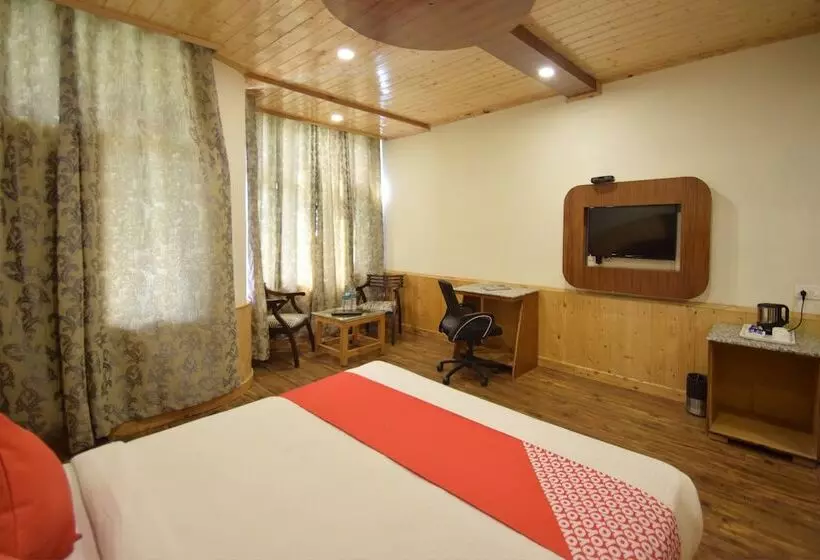Hotelli Oyo 11618 Sarthak Regency