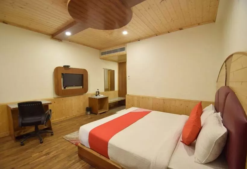 Hotelli Oyo 11618 Sarthak Regency