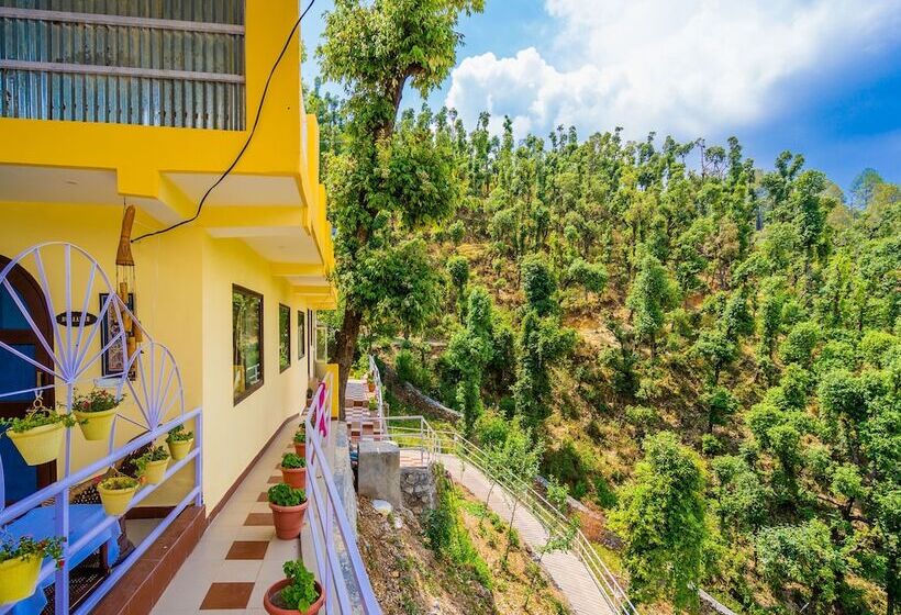 Oyo 14137 Home Valley Studio Kempty Road