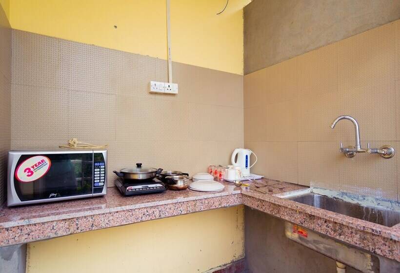 Oyo 14137 Home Valley Studio Kempty Road