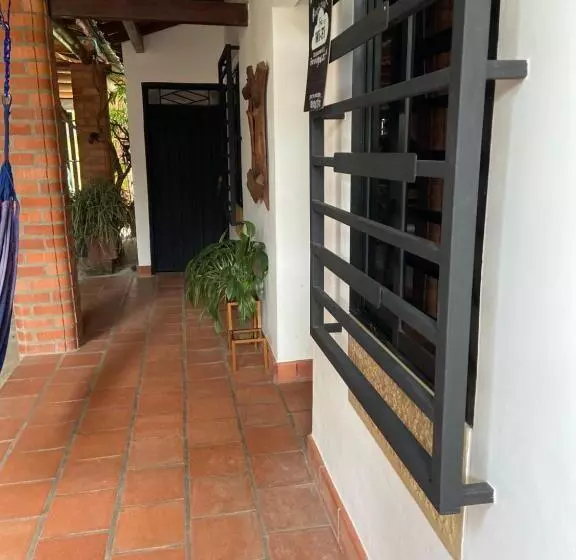 تختخواب و صبحانه Hostal Casa Montañita
