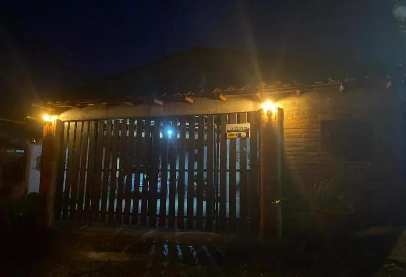 تختخواب و صبحانه Hostal Casa Montañita