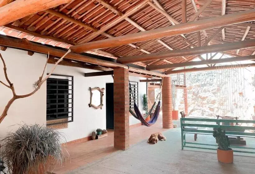 تختخواب و صبحانه Hostal Casa Montañita
