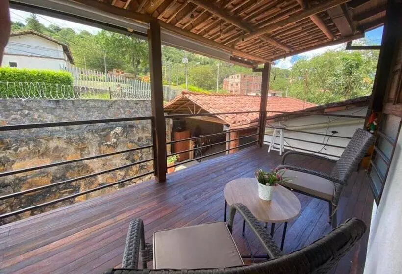 تختخواب و صبحانه Hostal Casa Montañita