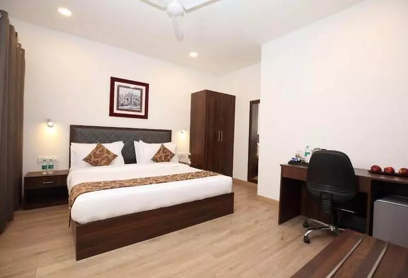 Click Hotel Transport Nagar