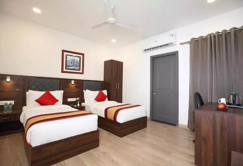 Click Hotel Transport Nagar