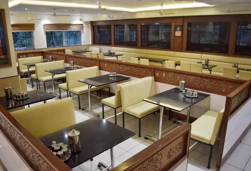 ホテル Bhramari Nest