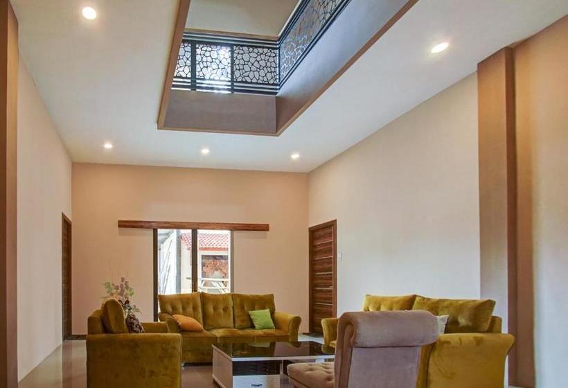 Capital O 90070 Giri Palma Hotel & Villas