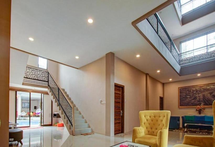 Capital O 90070 Giri Palma Hotel & Villas