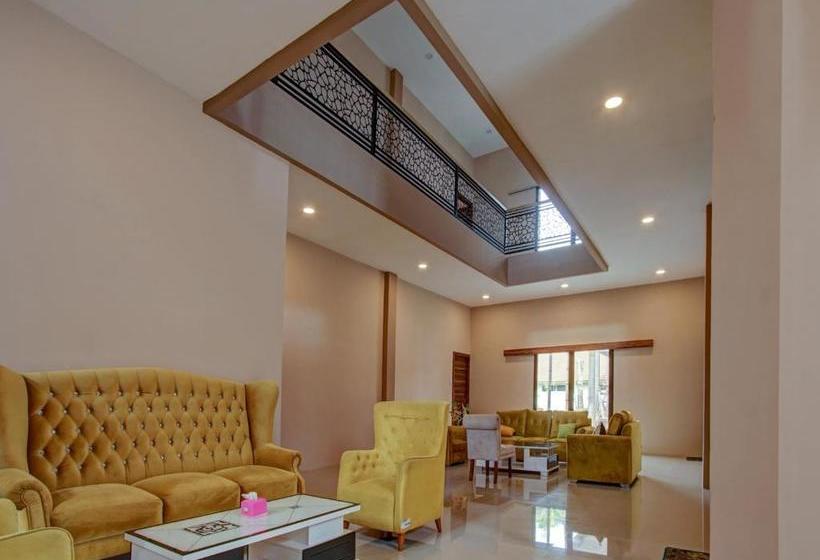 Capital O 90070 Giri Palma Hotel & Villas