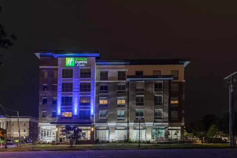Hotelli Holiday Inn Express & Suites Columbia Downtown The Vista, An Ihg