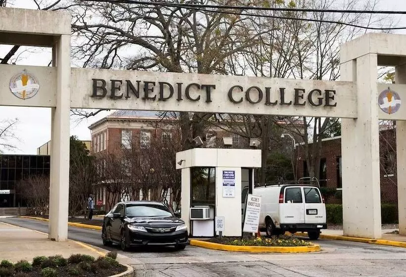 Hotelli Holiday Inn Express & Suites Columbia Downtown The Vista, An Ihg