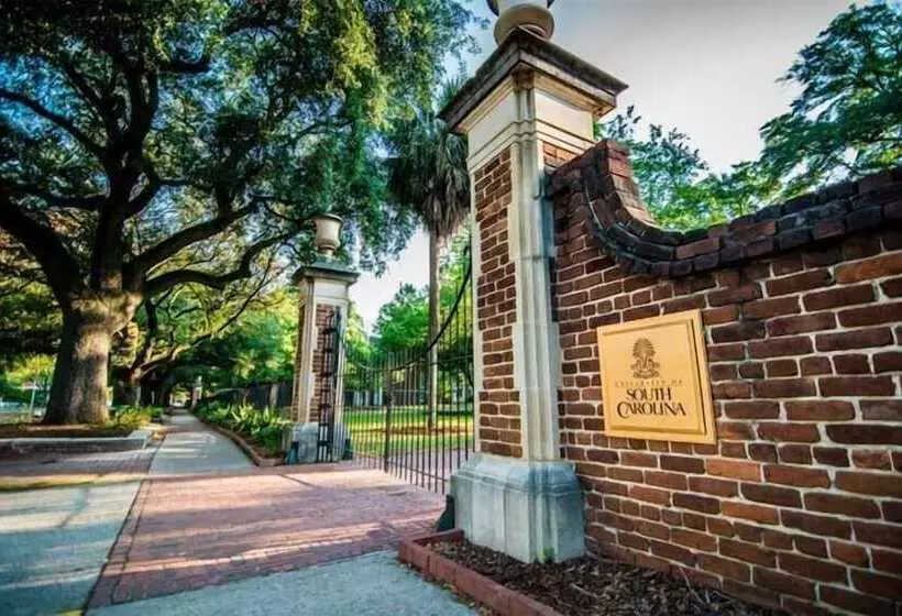 Hotelli Holiday Inn Express & Suites Columbia Downtown The Vista, An Ihg