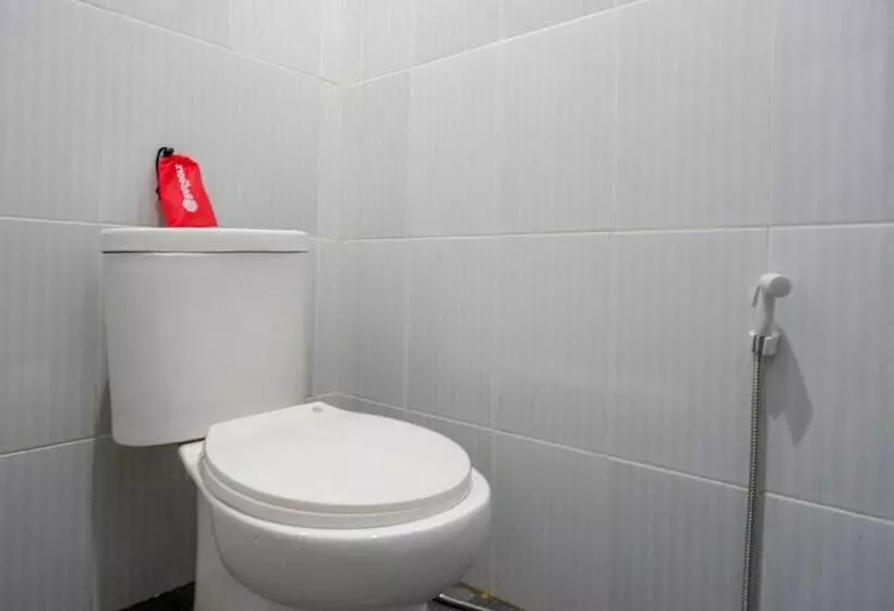 Hotelli Reddoorz @ Jalan Bali Cilacap