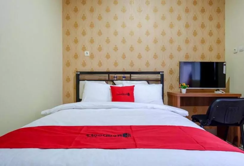 Hotelli Reddoorz @ Jalan Bali Cilacap