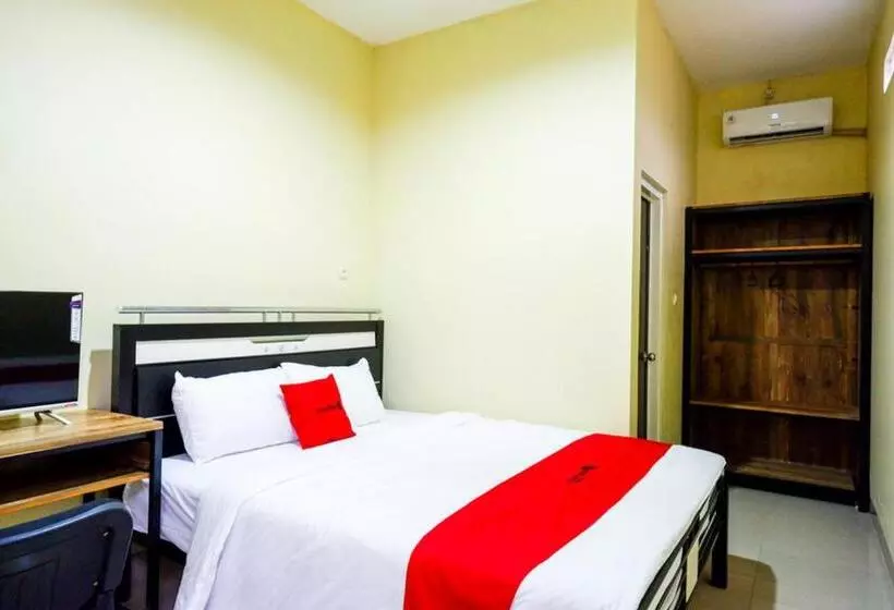Hotelli Reddoorz @ Jalan Bali Cilacap