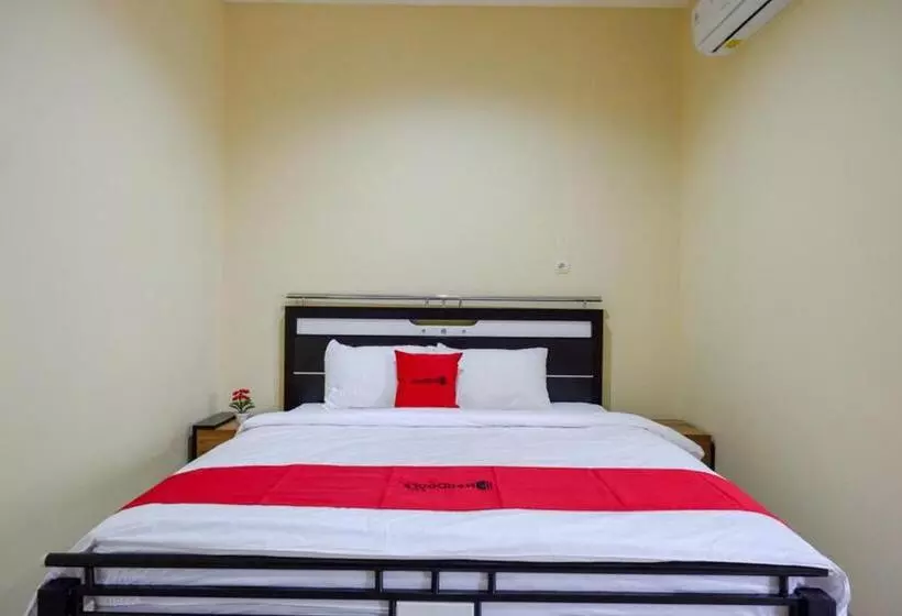 Hotelli Reddoorz @ Jalan Bali Cilacap