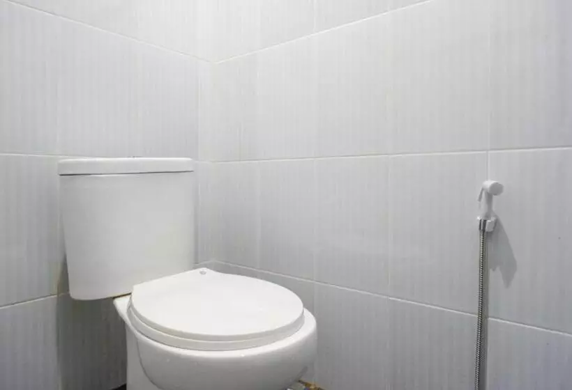 Hotelli Reddoorz @ Jalan Bali Cilacap