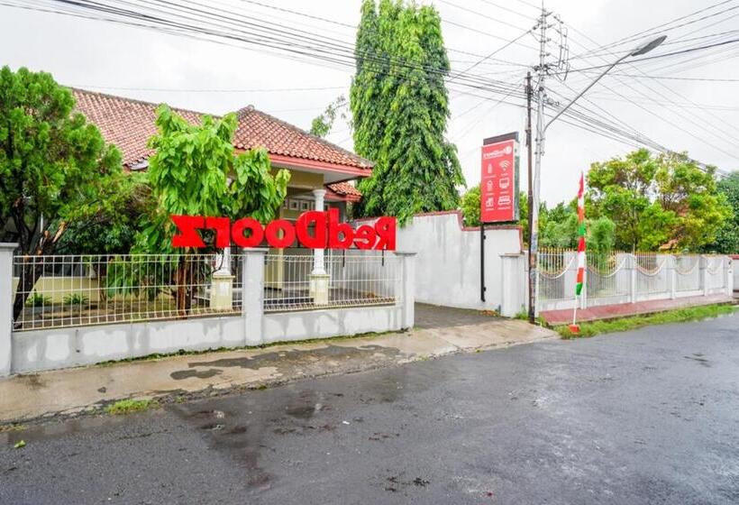 Hotel Reddoorz @ Jalan Bali Cilacap