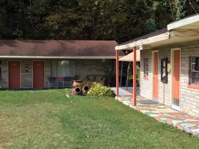 Lucky 7/ Rainbow Motel