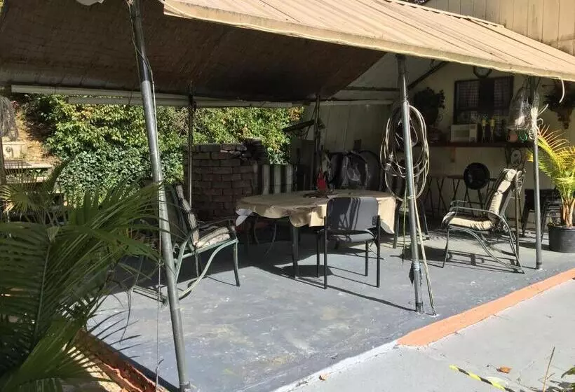 Lucky 7/ Rainbow Motel