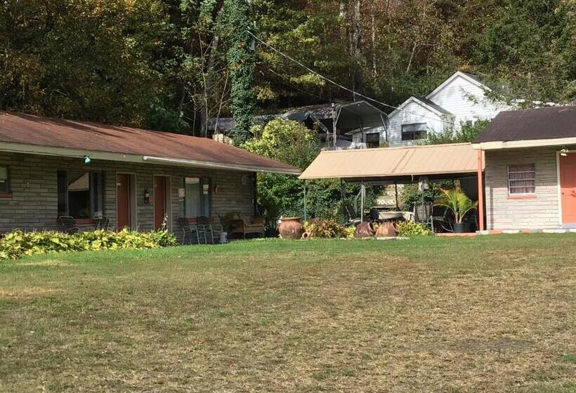 Lucky 7/ Rainbow Motel