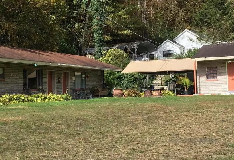 Lucky 7/ Rainbow Motel