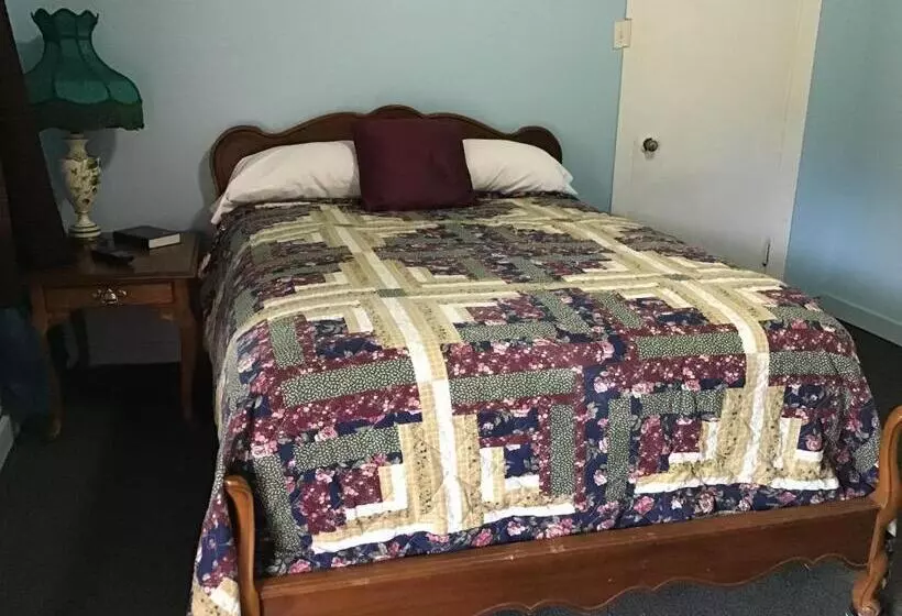 Lucky 7/ Rainbow Motel