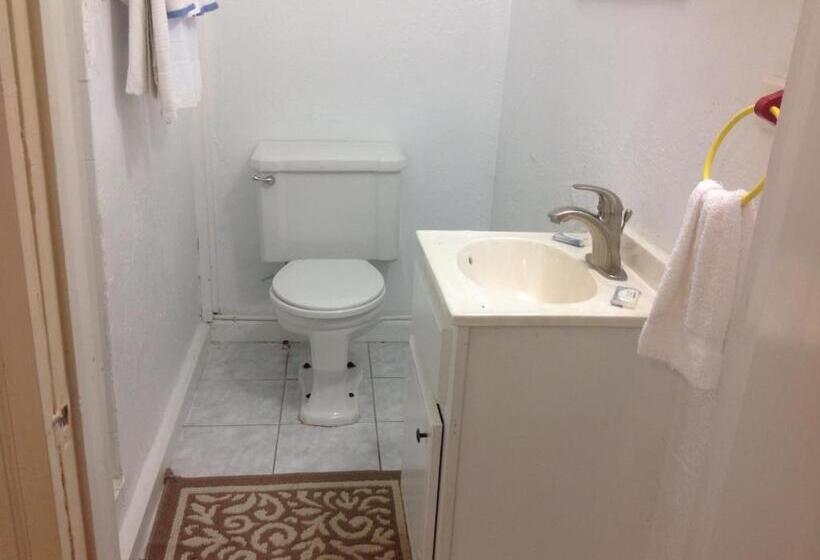 Lucky 7/ Rainbow Motel