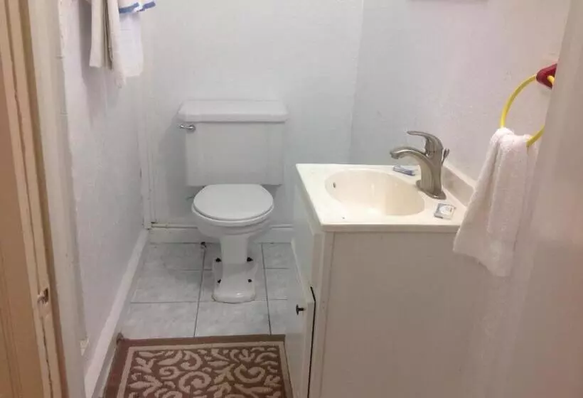 Lucky 7/ Rainbow Motel