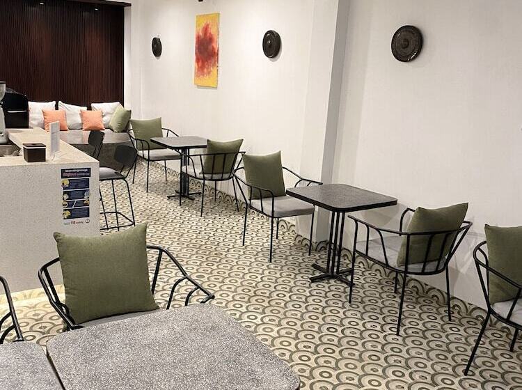 Aborest Tropical Hostel