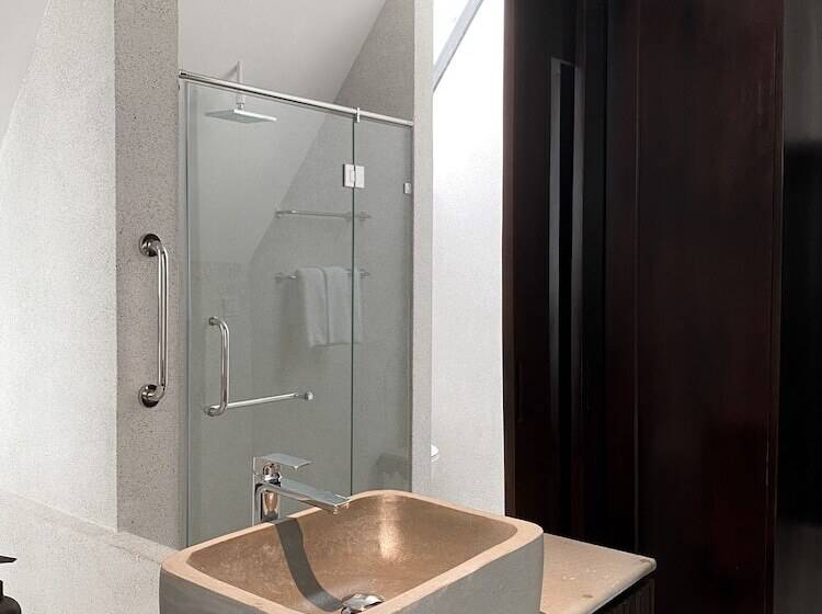 Aborest Tropical Hostel