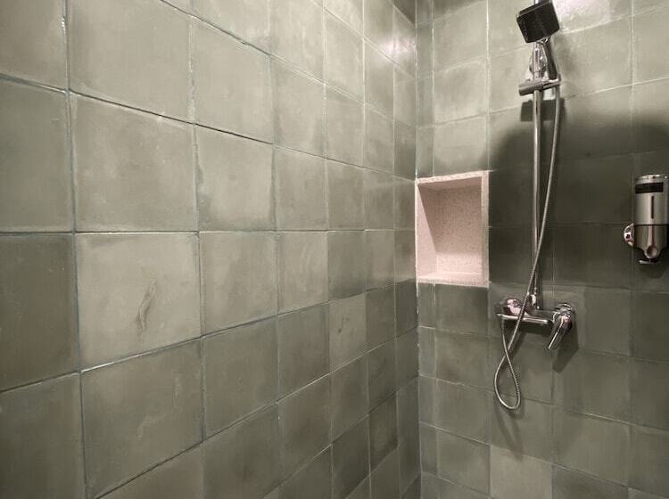 Aborest Tropical Hostel