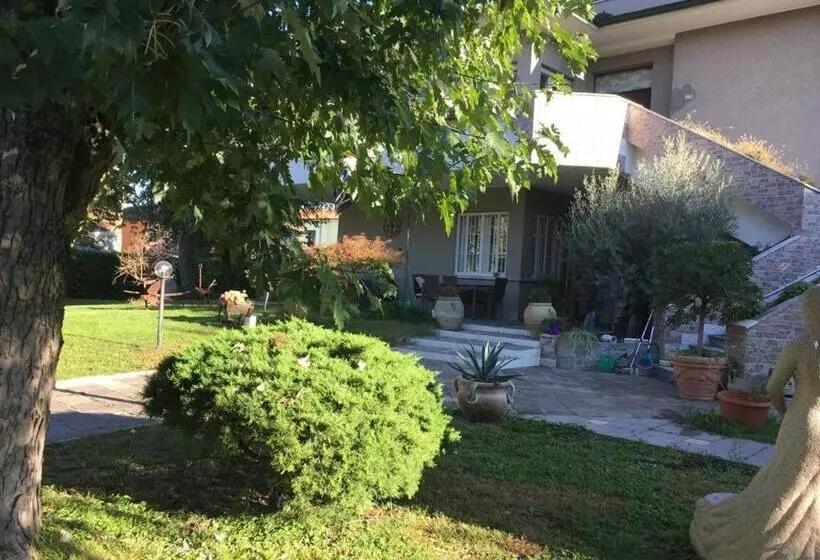 Aamiaismajoitus (B&B) Villa Giulini Rho
