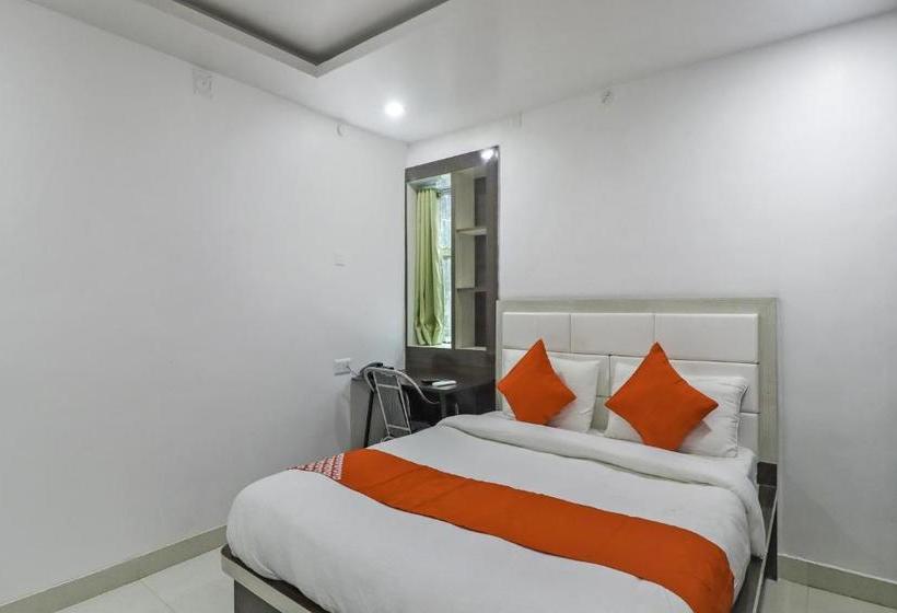 호텔 Oyo 75905 Stay Villa