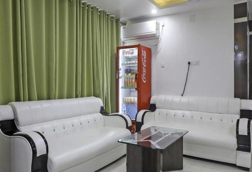 호텔 Oyo 75905 Stay Villa