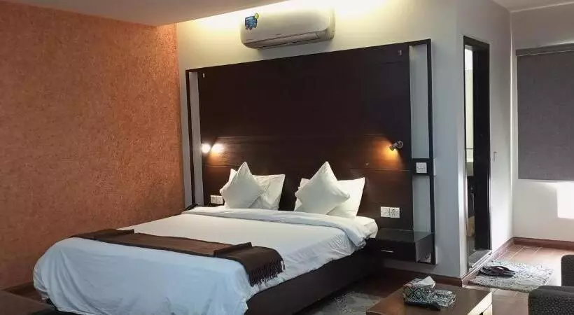 پانسیون Hira Guest House