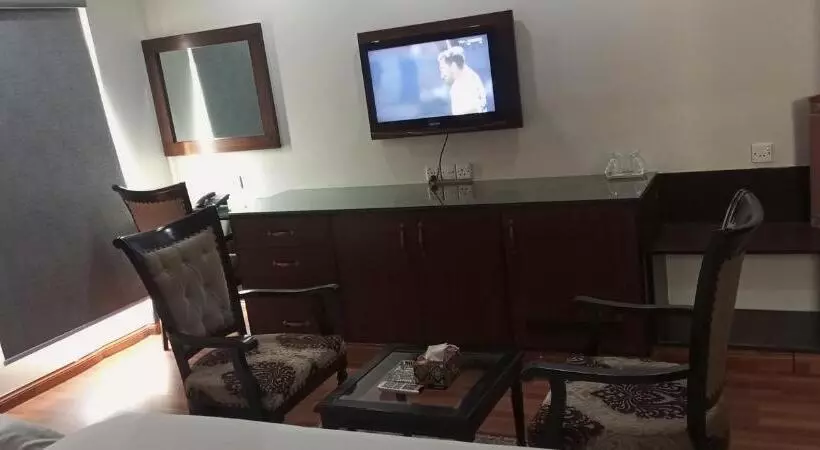 پانسیون Hira Guest House