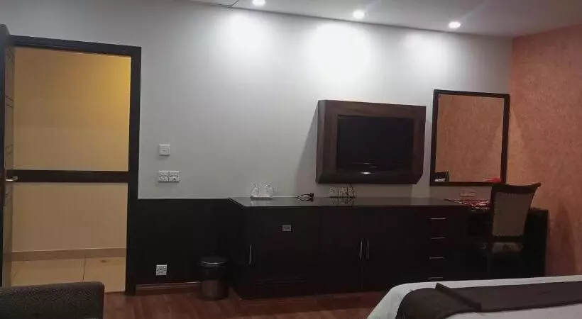 پانسیون Hira Guest House