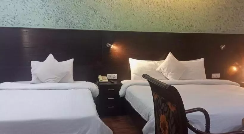 پانسیون Hira Guest House