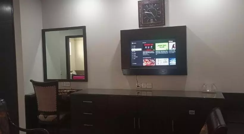 پانسیون Hira Guest House