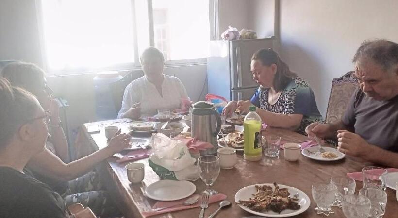 پانسیون Hira Guest House