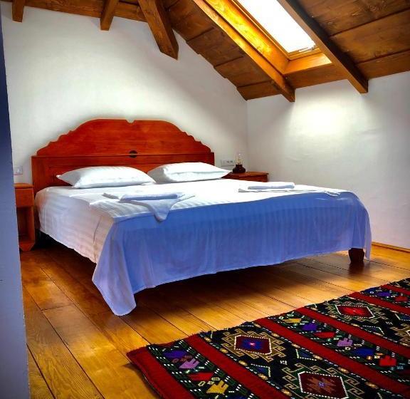 بنسيون The Carpathian Lodge