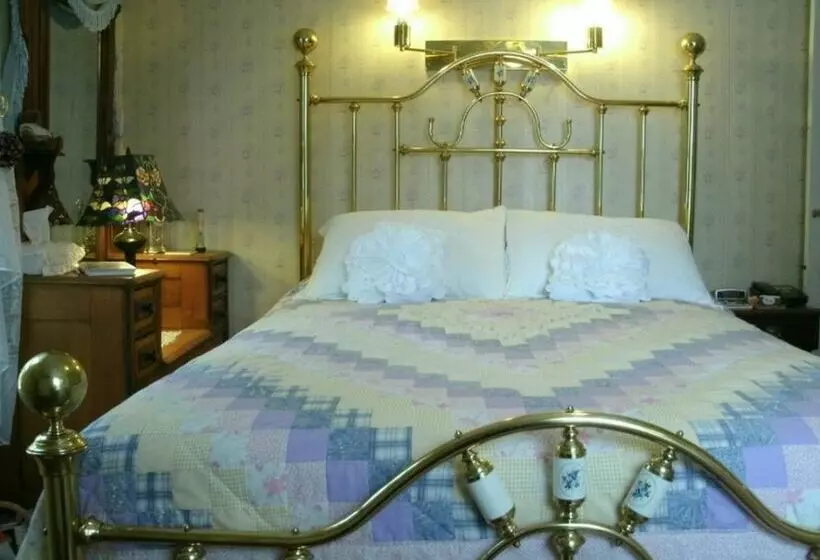 Nichols Guest House B & B