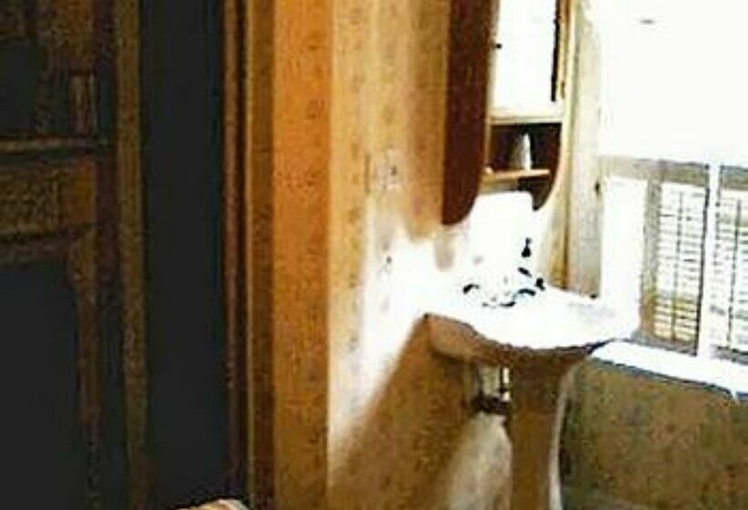 Nichols Guest House B & B