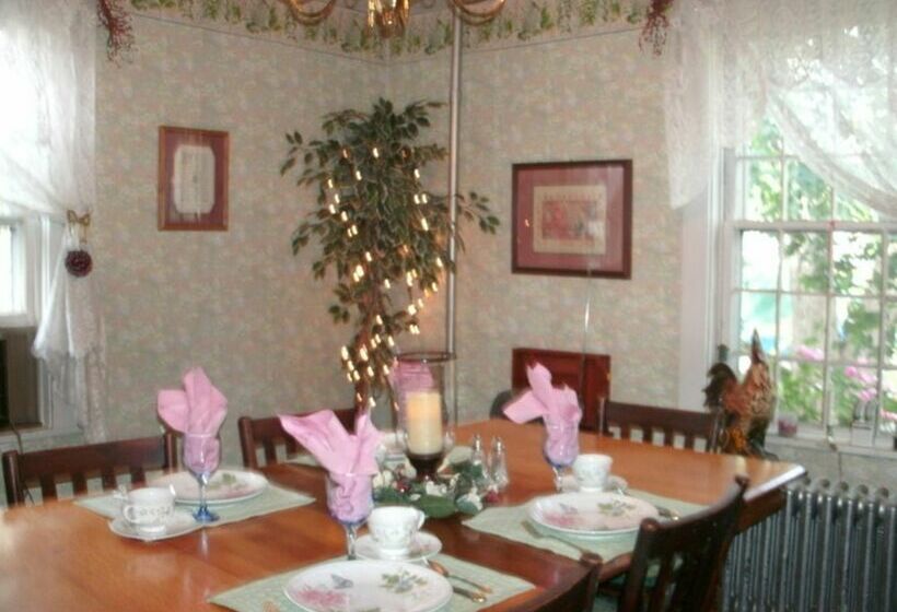 Nichols Guest House B & B