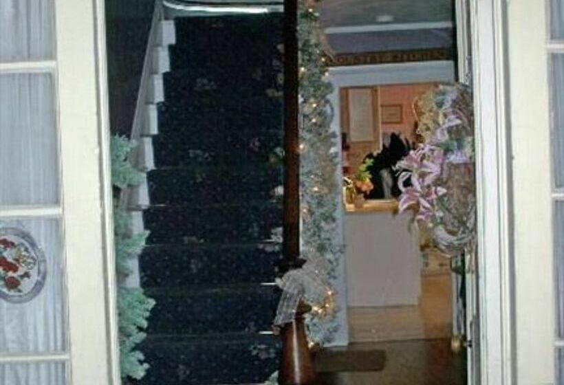 Nichols Guest House B & B