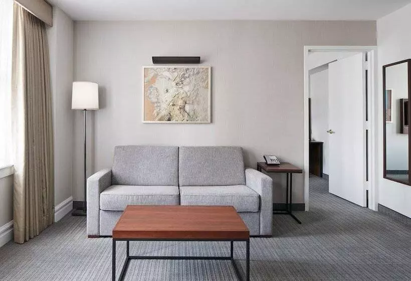 Club Quarters Hotel Downtown, Houston